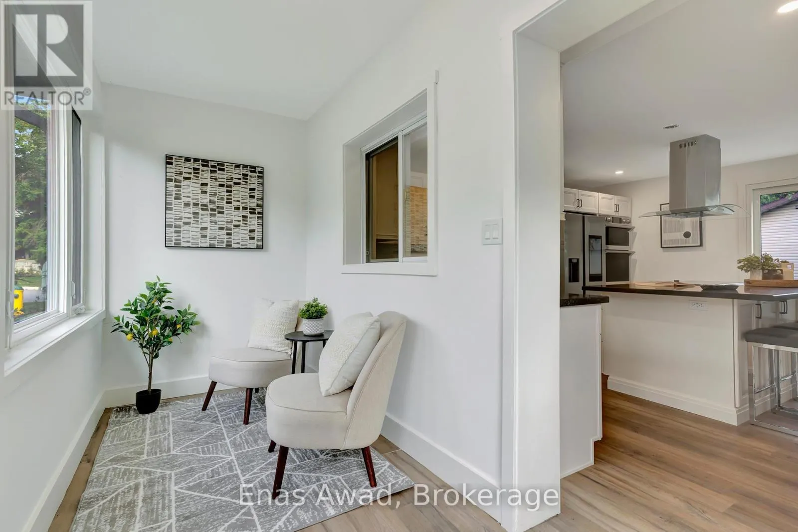 72 WOOLWICH STREET W