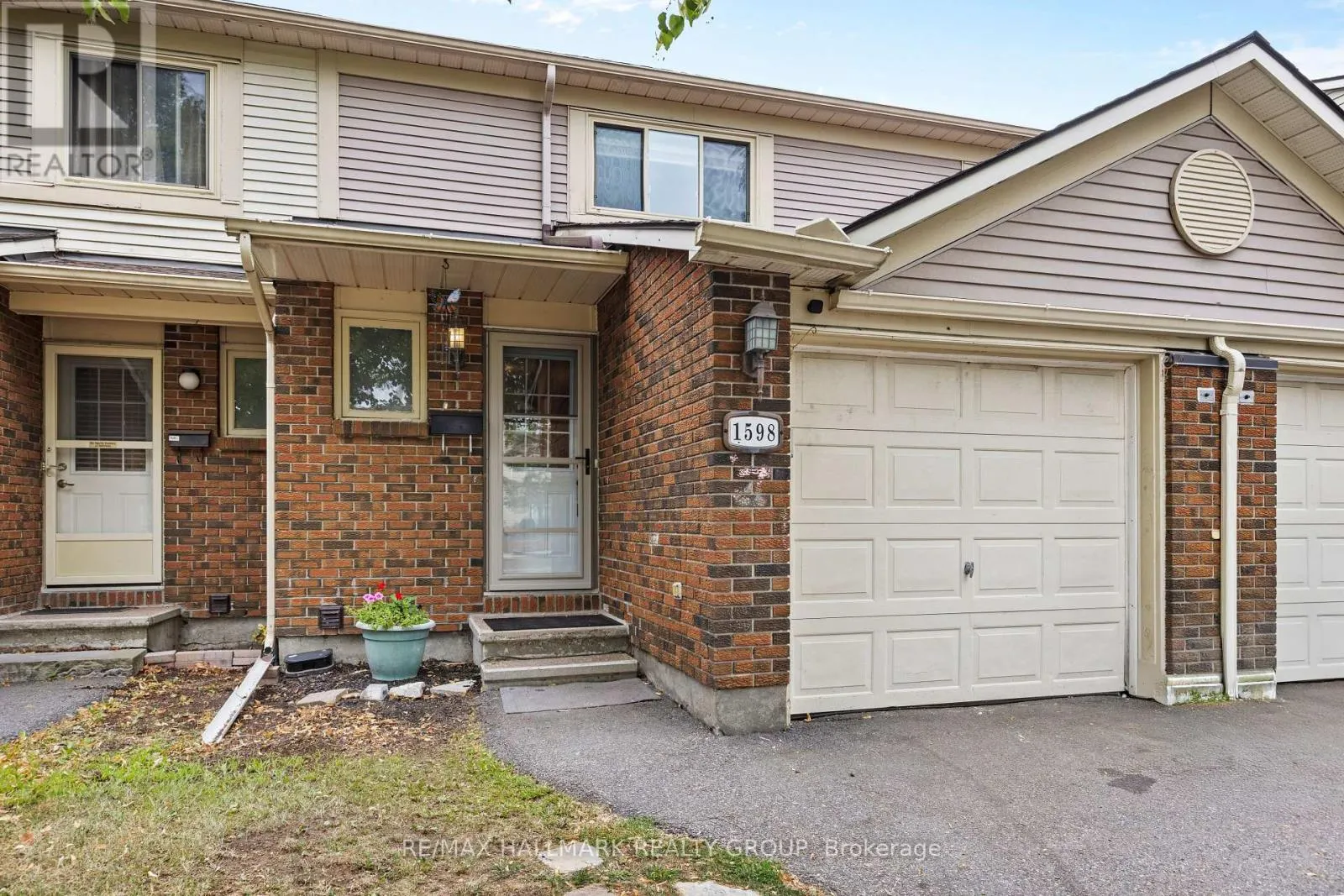 17 - 1598 HOSKINS CRESCENT