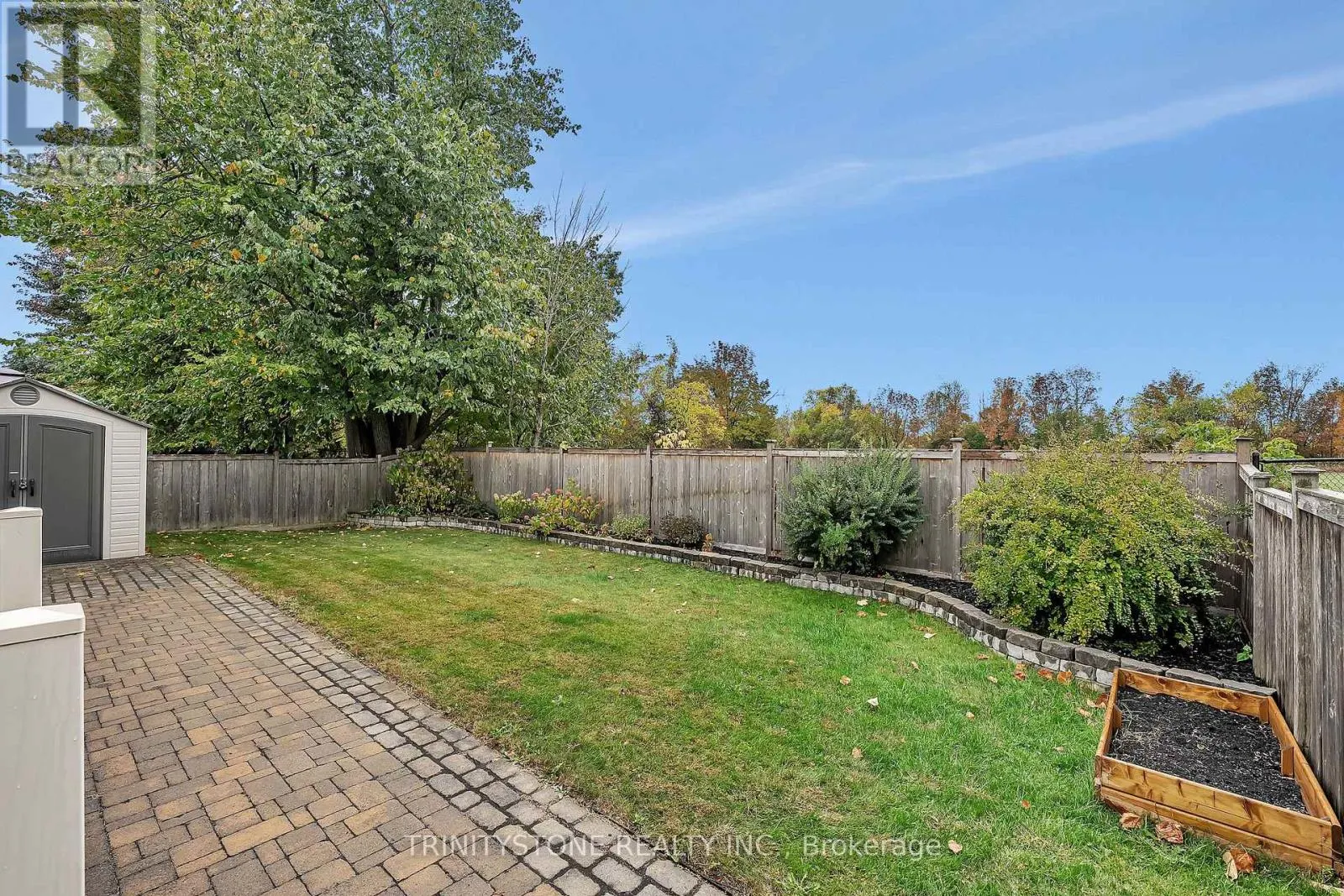 452 LANDSWOOD WAY