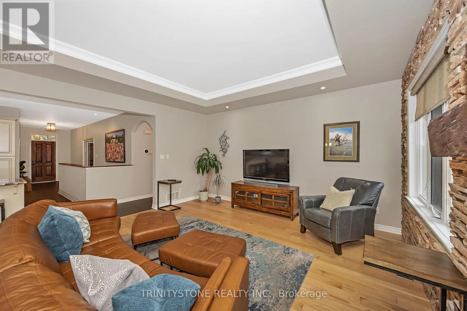 452 LANDSWOOD WAY