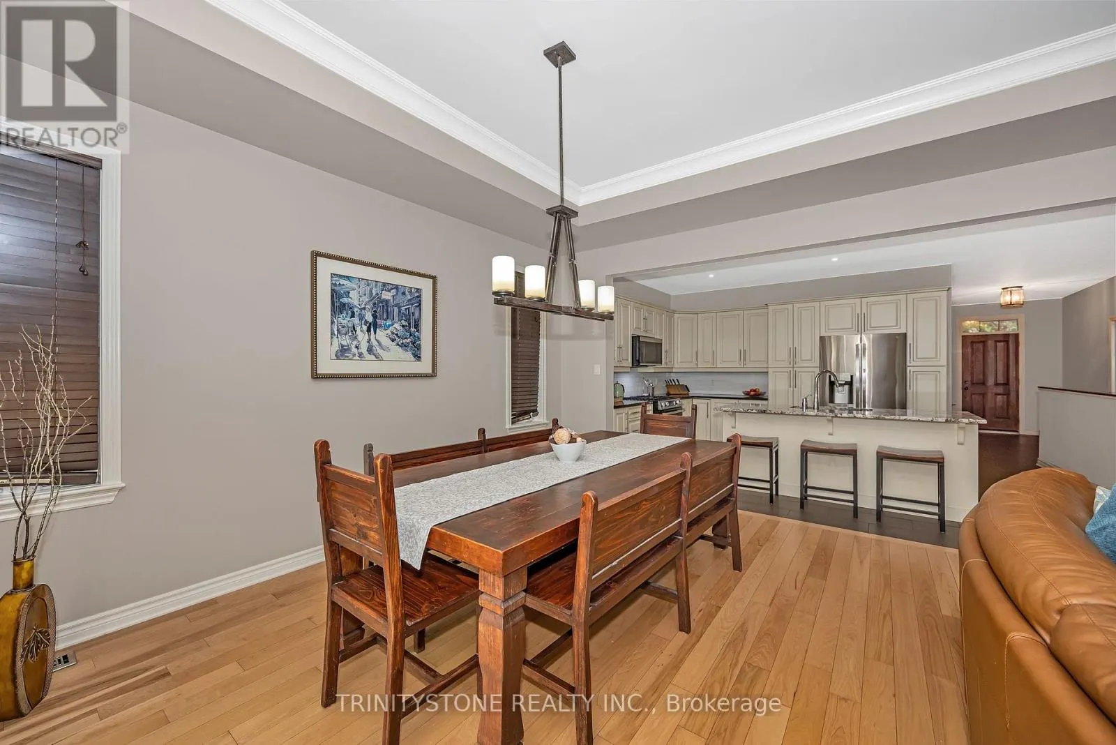 452 LANDSWOOD WAY