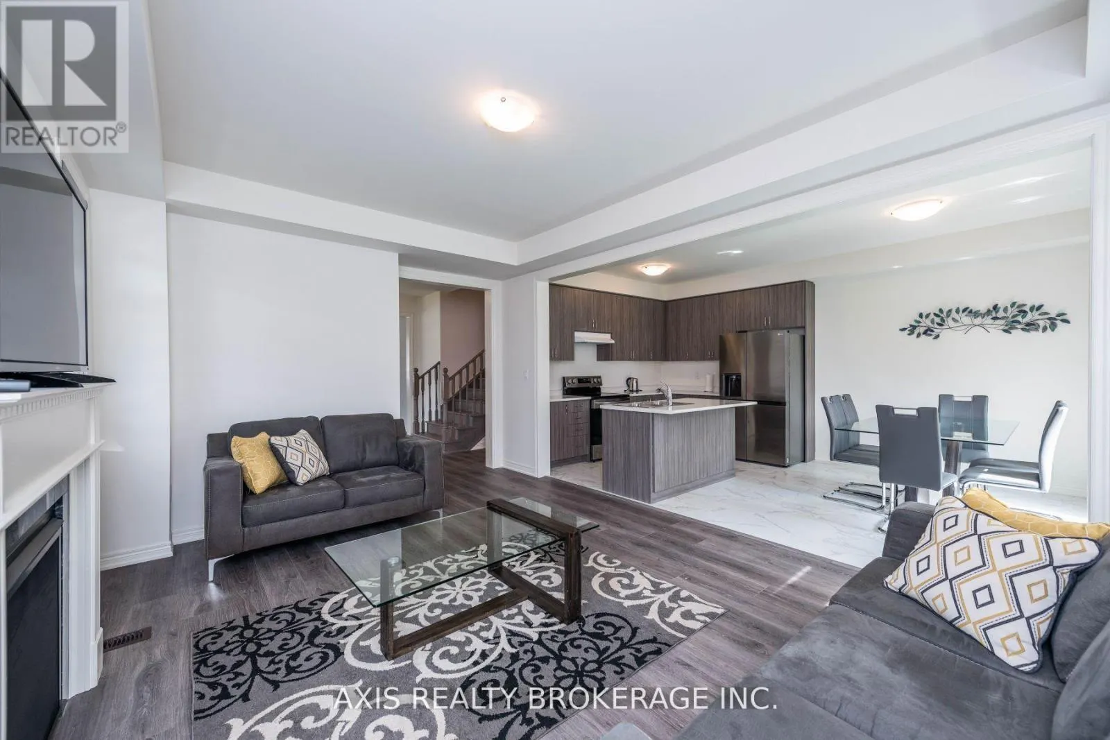 43 SILVER MEADOW GARDENS