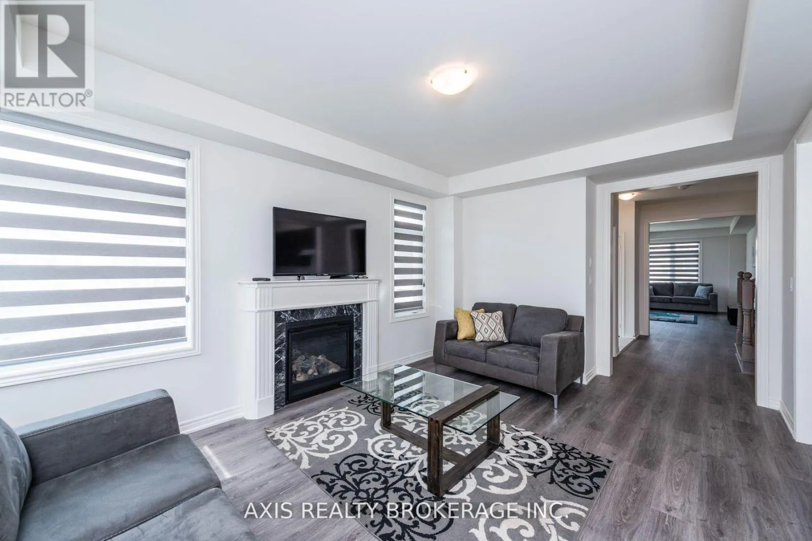43 SILVER MEADOW GARDENS