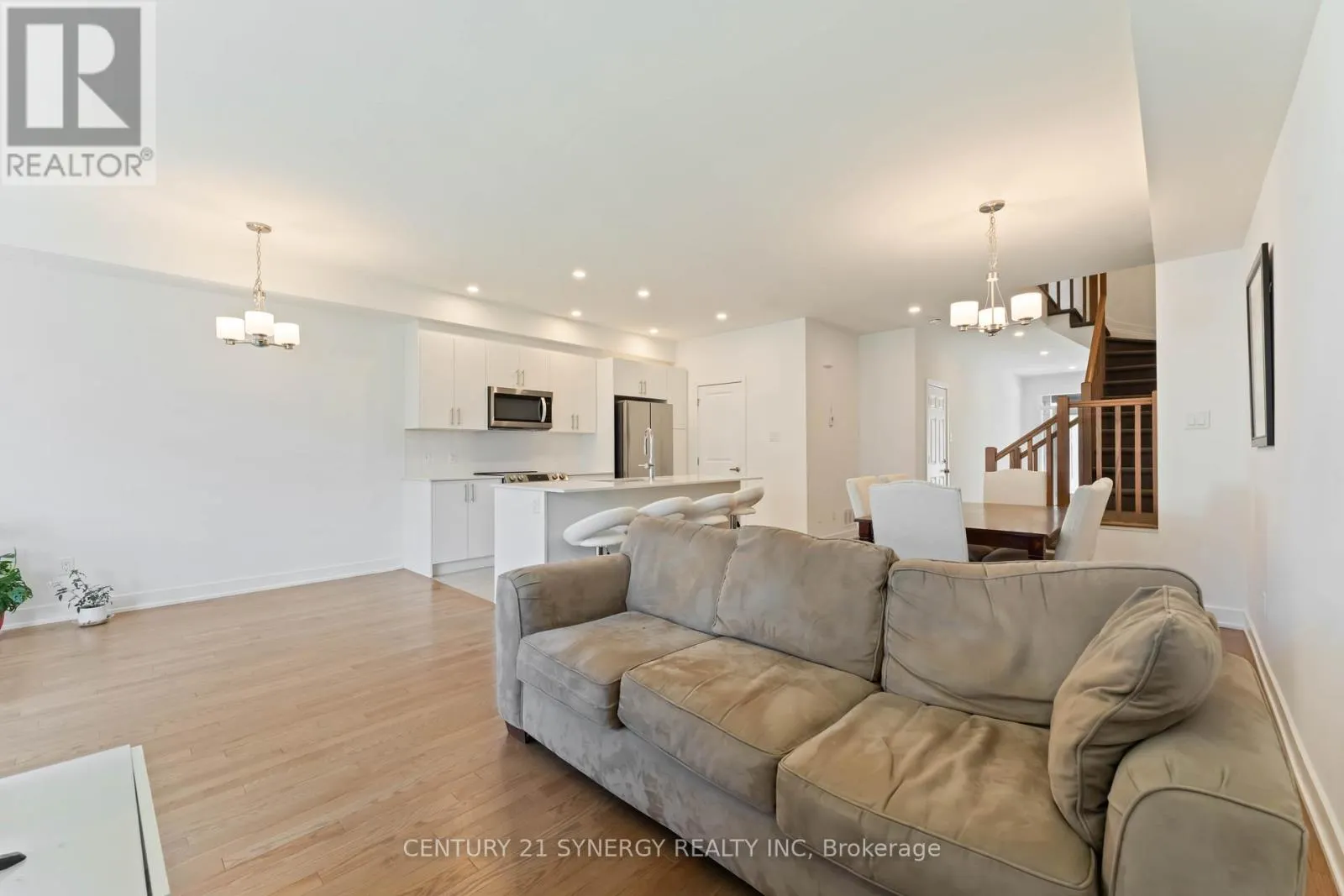 254 FINSBURY AVENUE