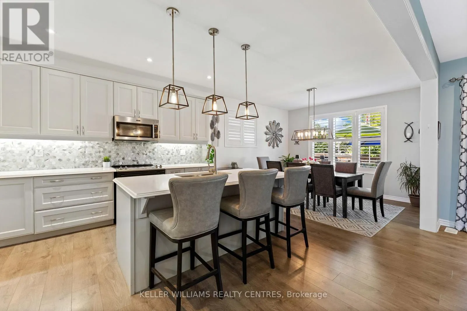 25 WINDSONG CRESCENT