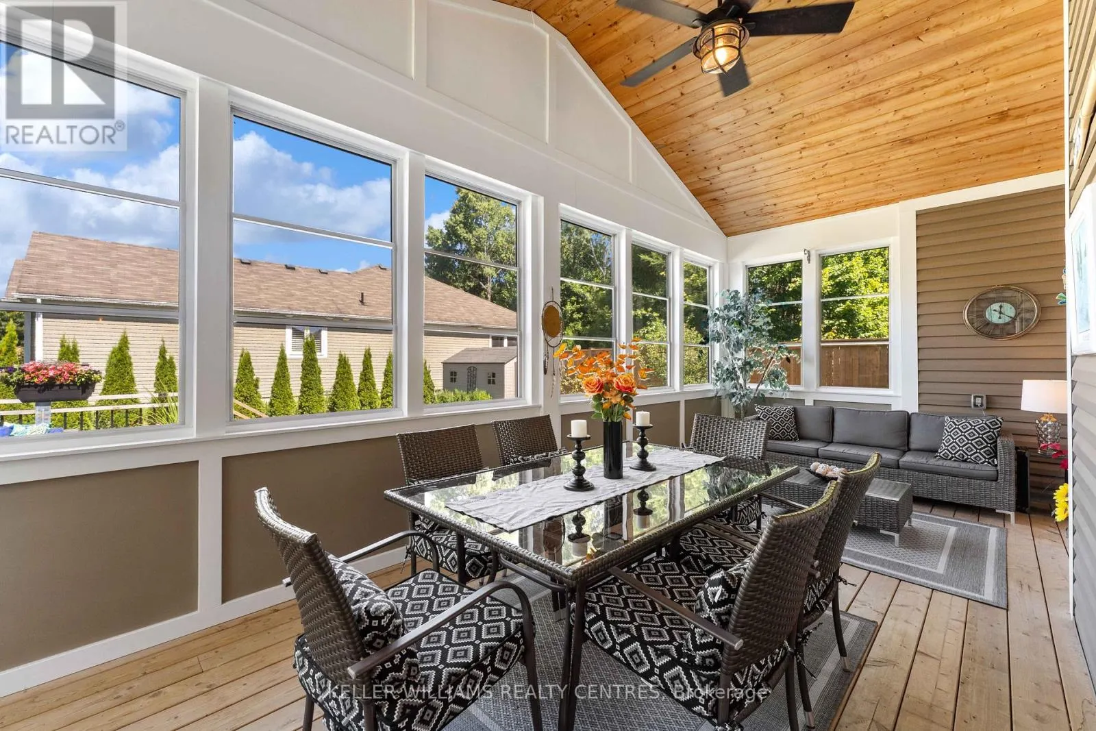 25 WINDSONG CRESCENT