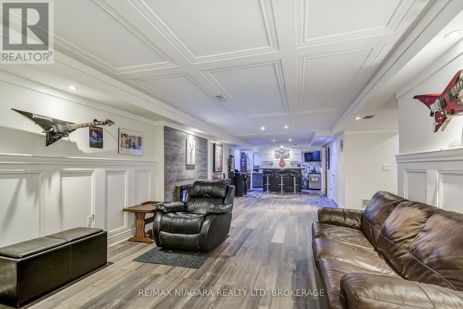 80 GREEN MEADOW CRESCENT