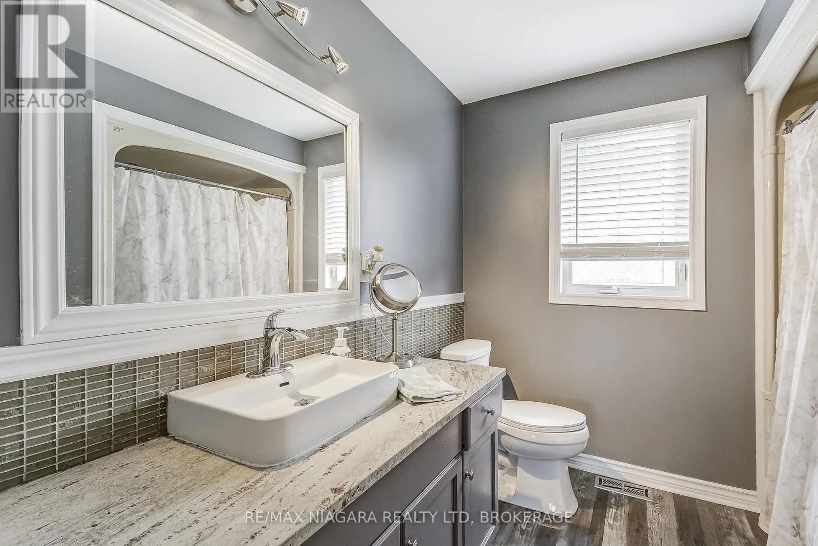 80 GREEN MEADOW CRESCENT