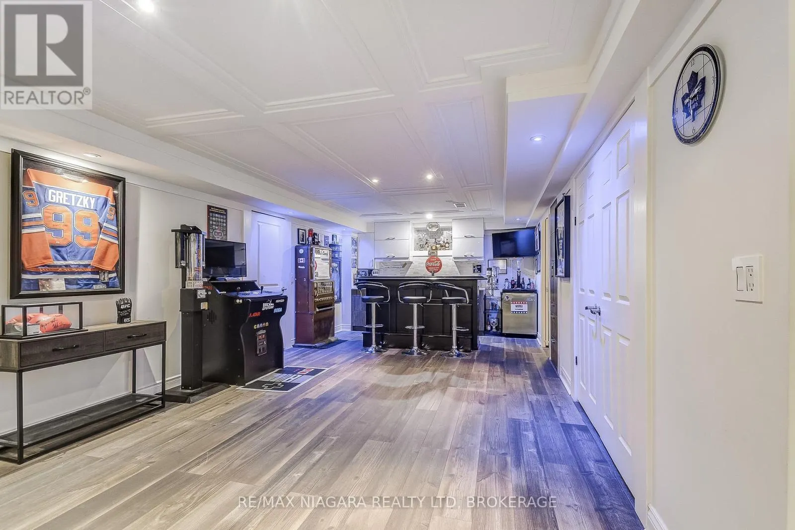 80 GREEN MEADOW CRESCENT