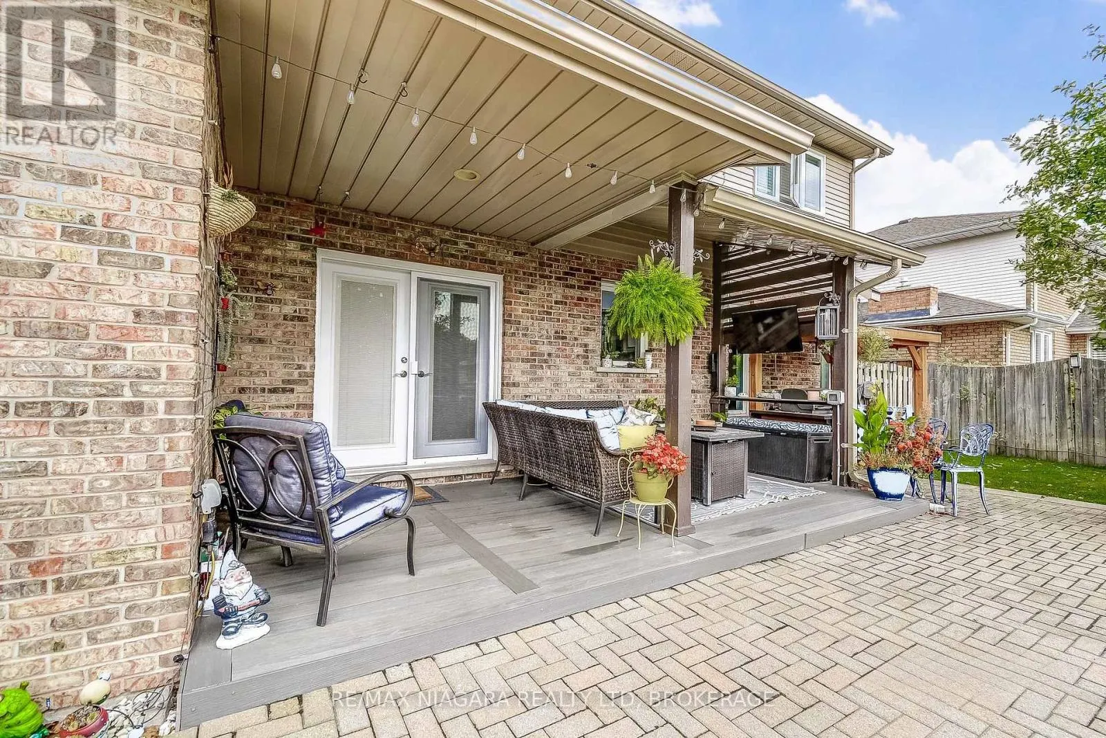 80 GREEN MEADOW CRESCENT