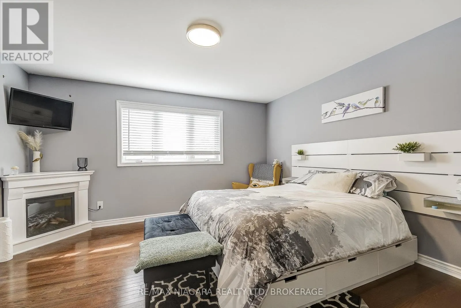 80 GREEN MEADOW CRESCENT
