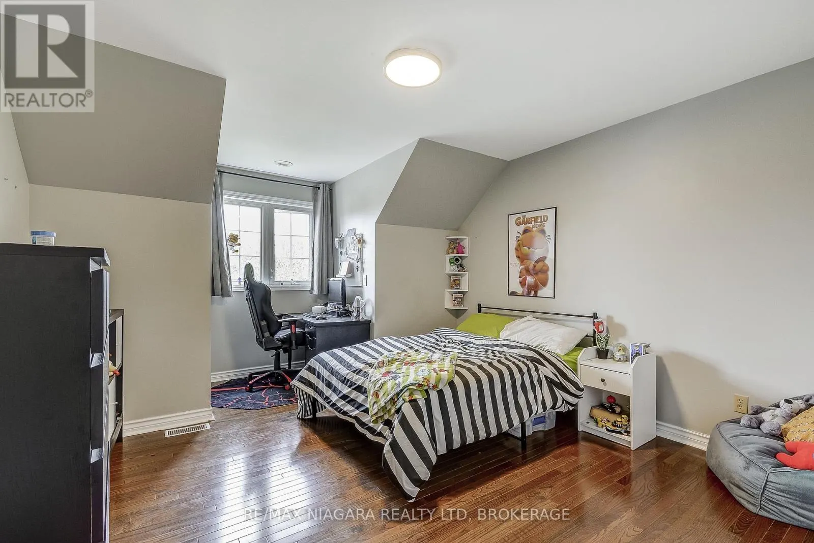 80 GREEN MEADOW CRESCENT