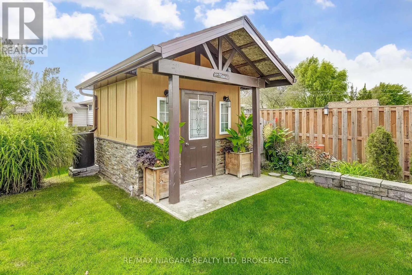 80 GREEN MEADOW CRESCENT