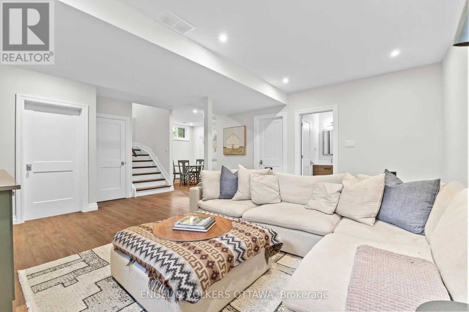 872 IROQUOIS ROAD