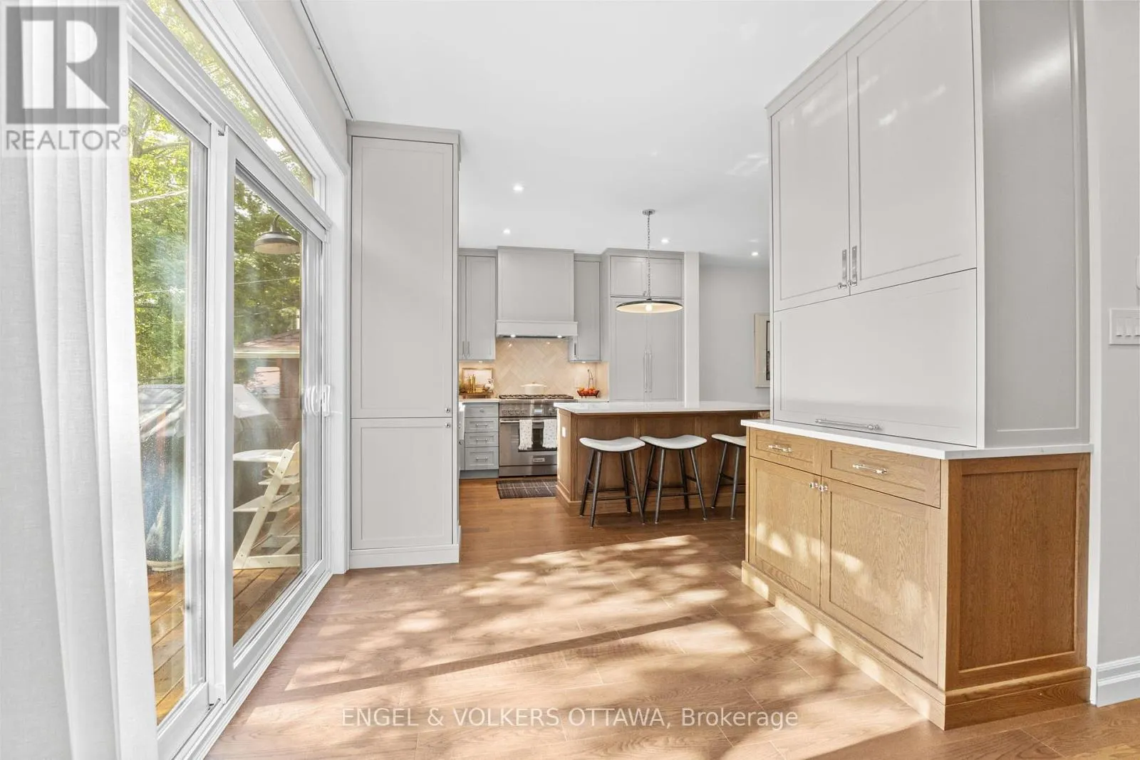 872 IROQUOIS ROAD