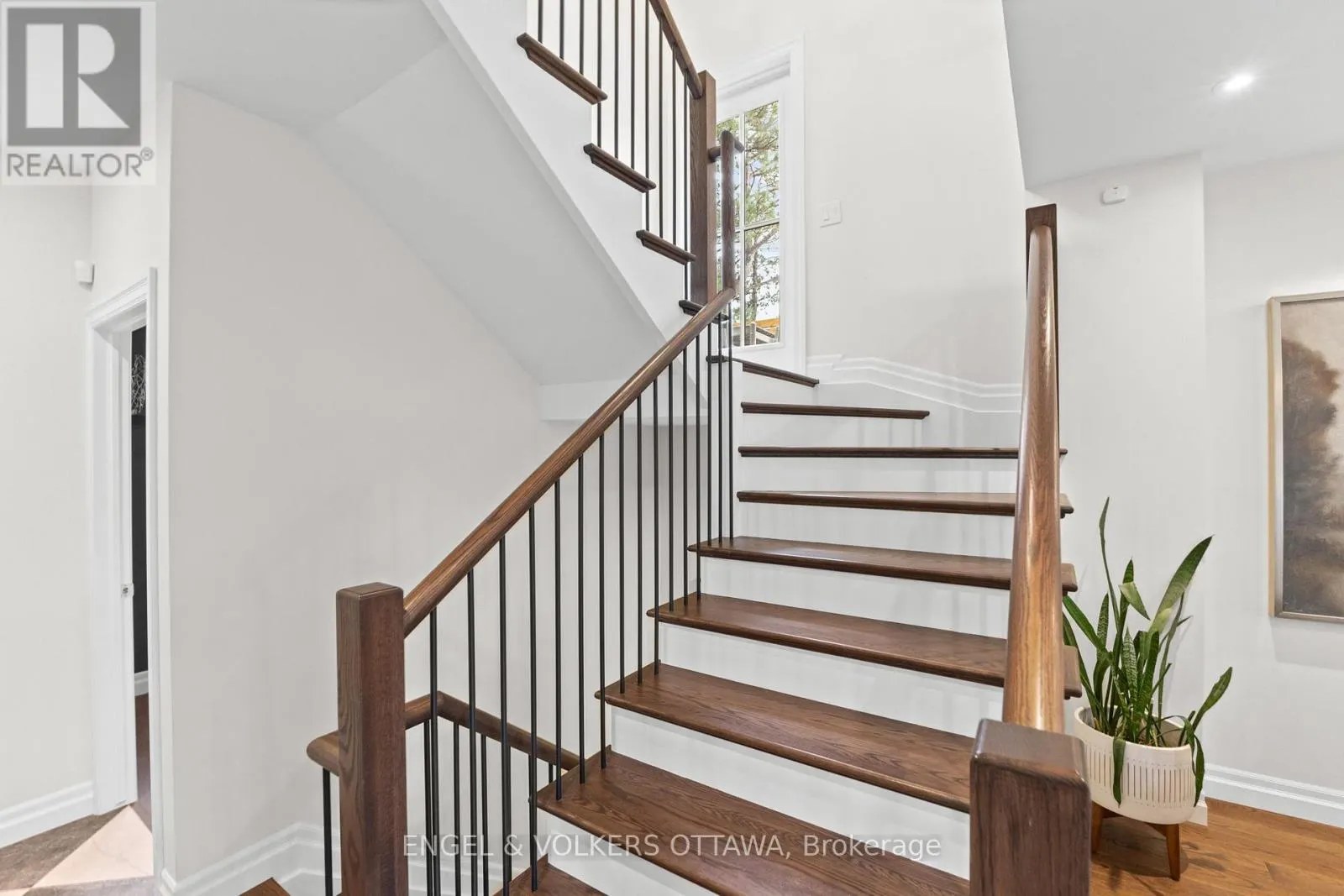 872 IROQUOIS ROAD