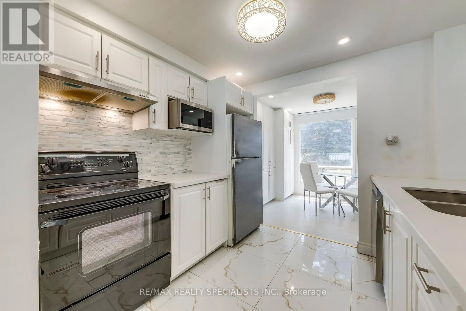 13 - 487 ELGIN STREET N