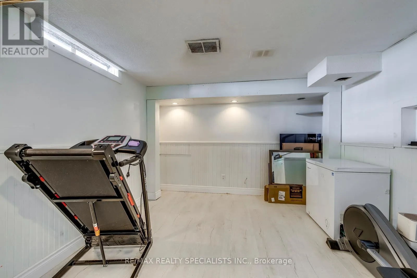 13 - 487 ELGIN STREET N