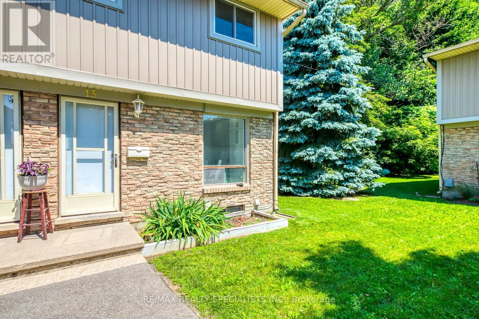 13 - 487 ELGIN STREET N
