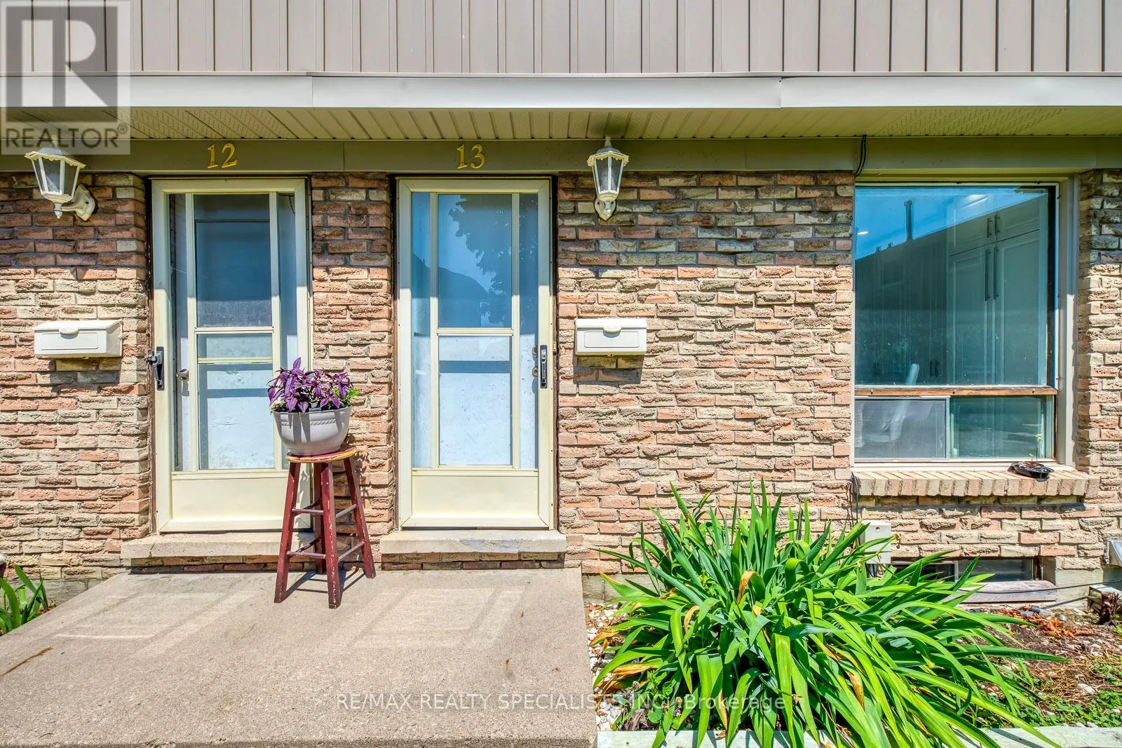 13 - 487 ELGIN STREET N