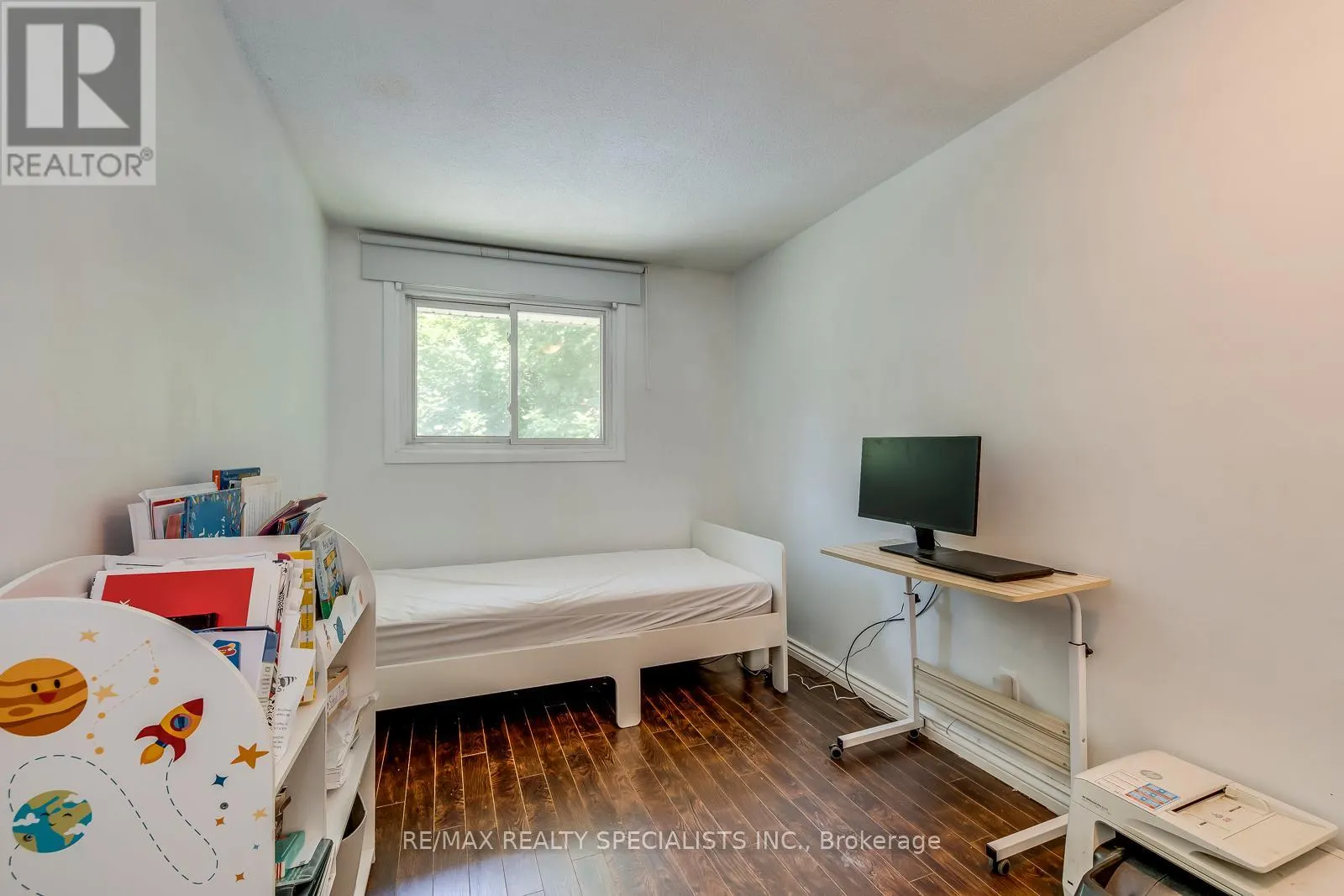 13 - 487 ELGIN STREET N