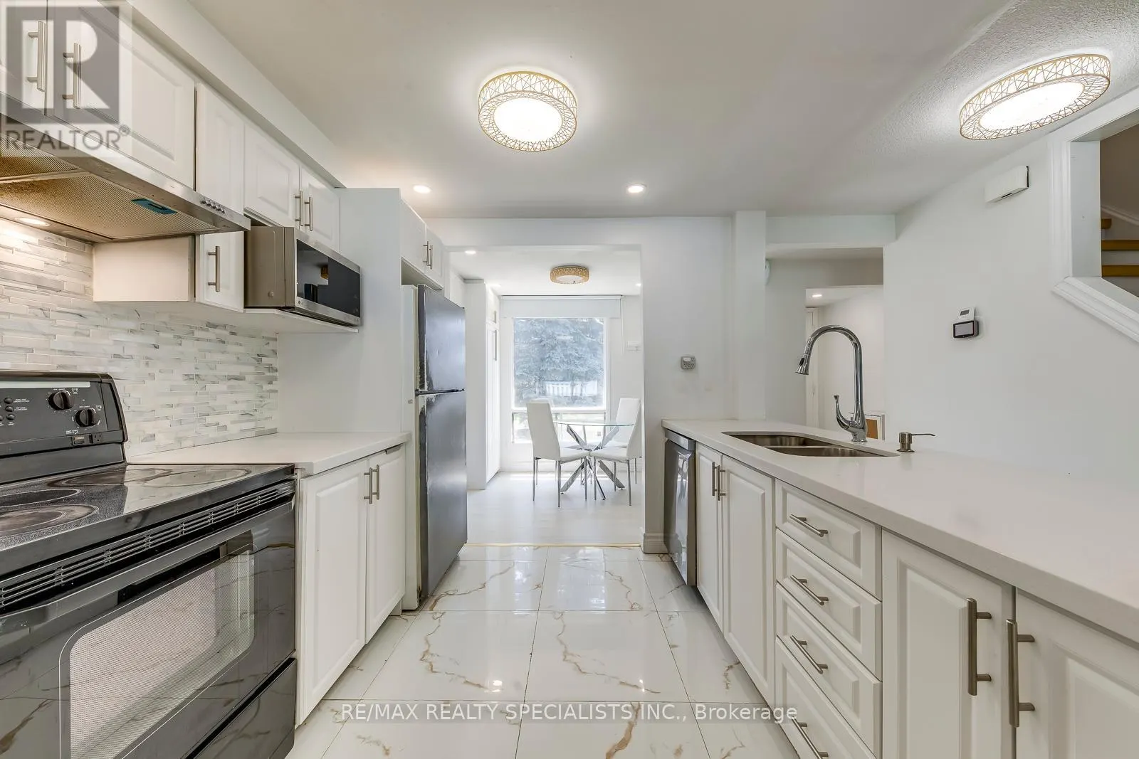 13 - 487 ELGIN STREET N