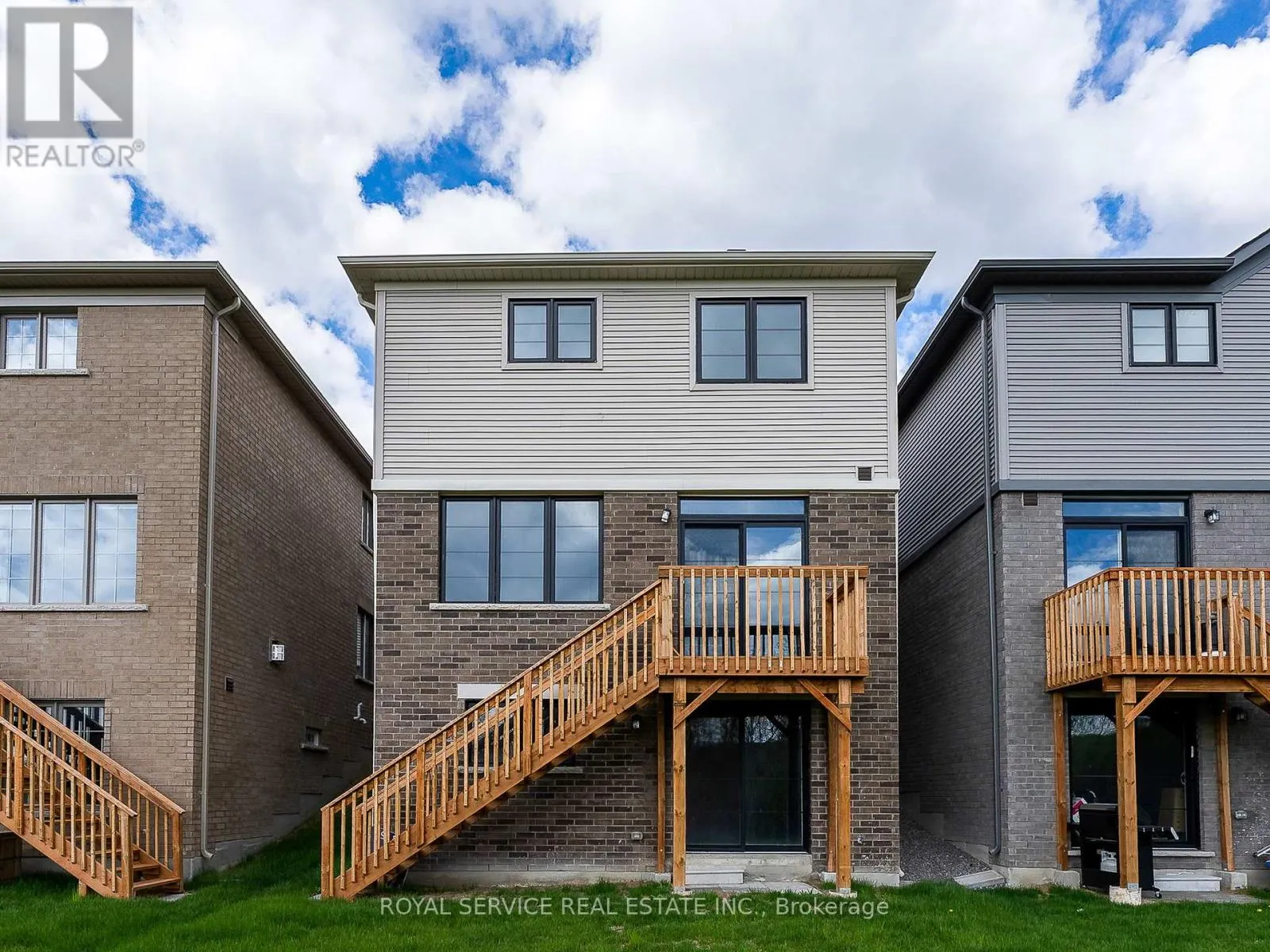 472 TREVOR STREET