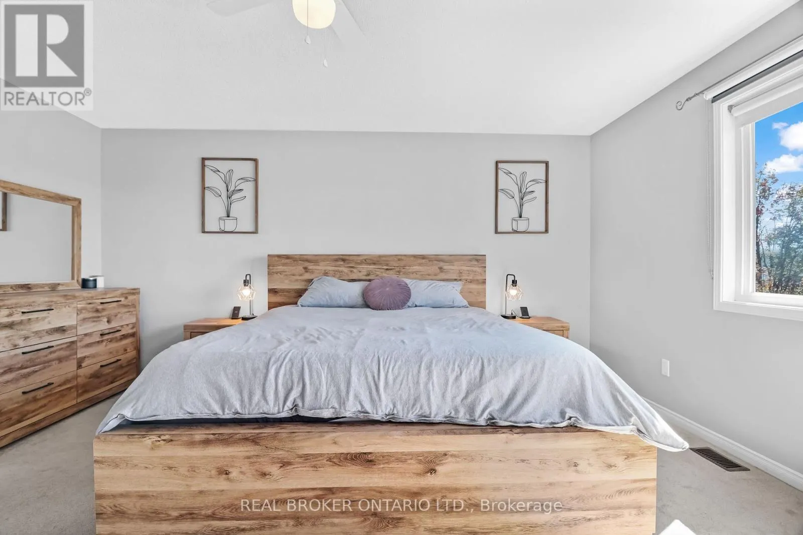 132 DAHLIA STREET