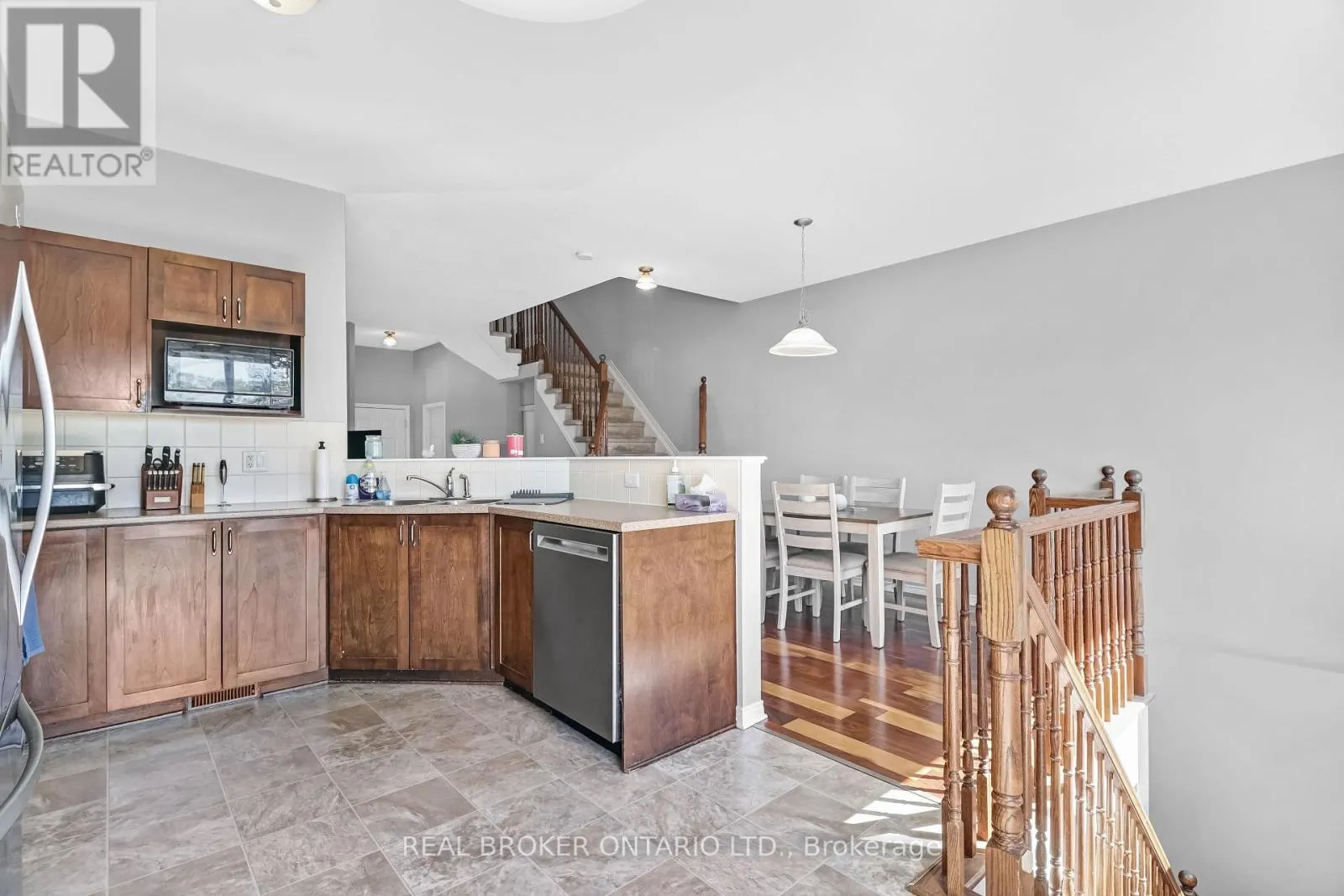 132 DAHLIA STREET