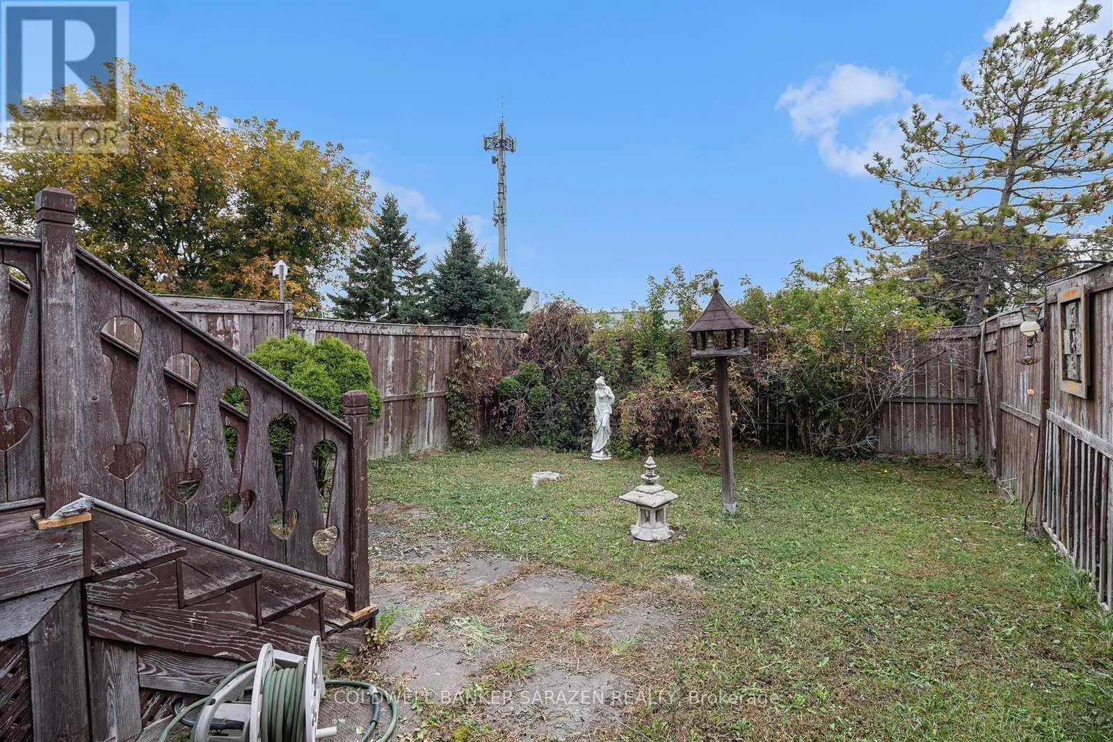 557 LATOUR CRESCENT