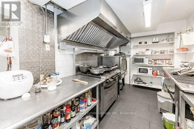 925 KING STREET W