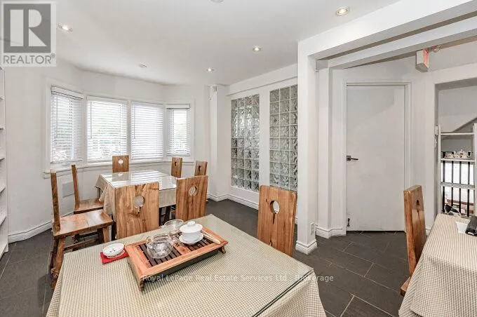 925 KING STREET W
