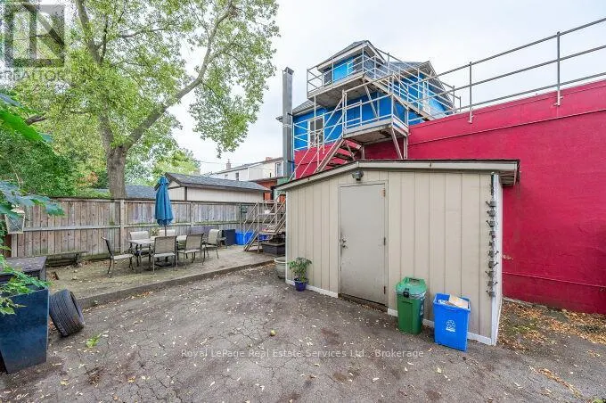 925 KING STREET W
