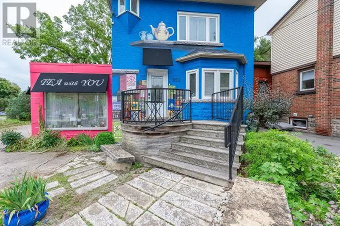 925 KING STREET W