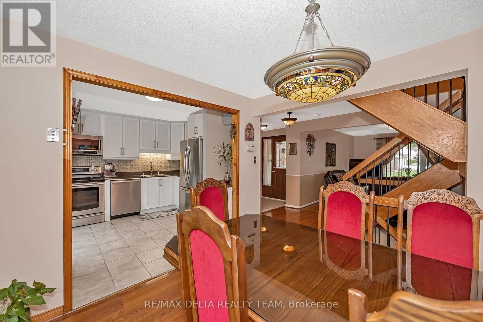 427 MOCKINGBIRD DRIVE
