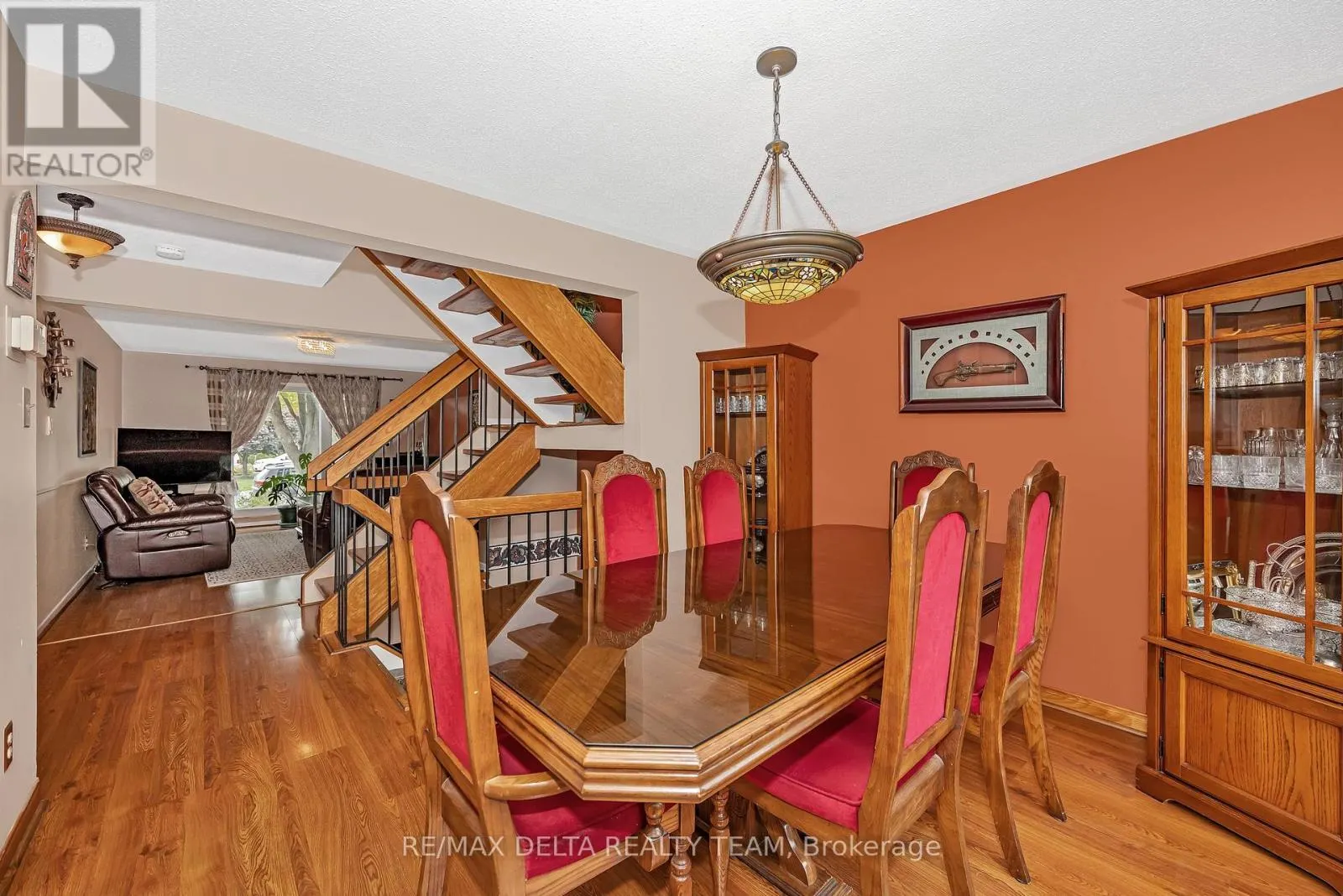 427 MOCKINGBIRD DRIVE