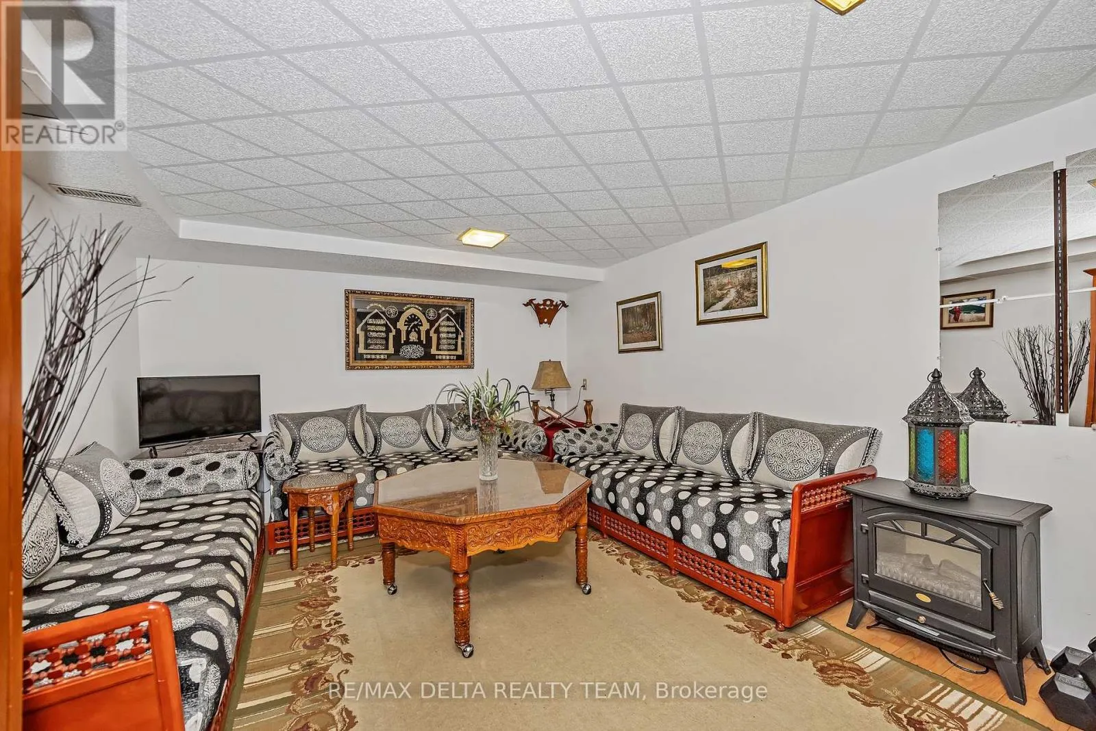 427 MOCKINGBIRD DRIVE