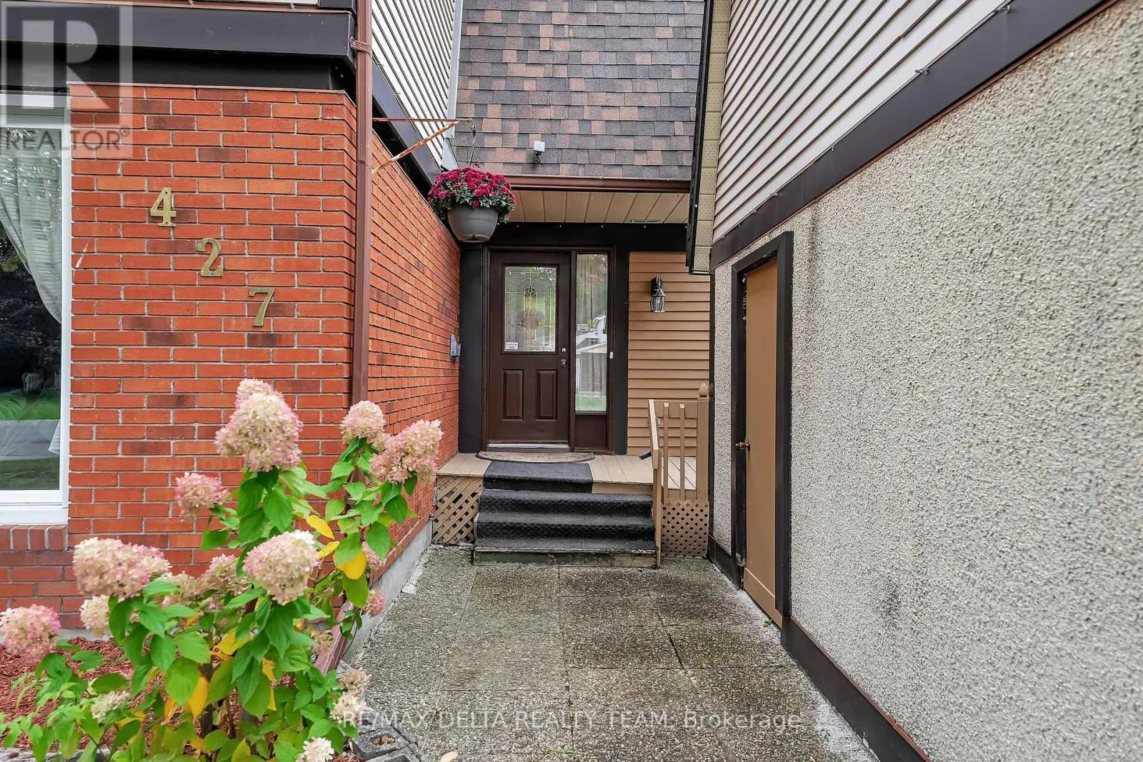 427 MOCKINGBIRD DRIVE