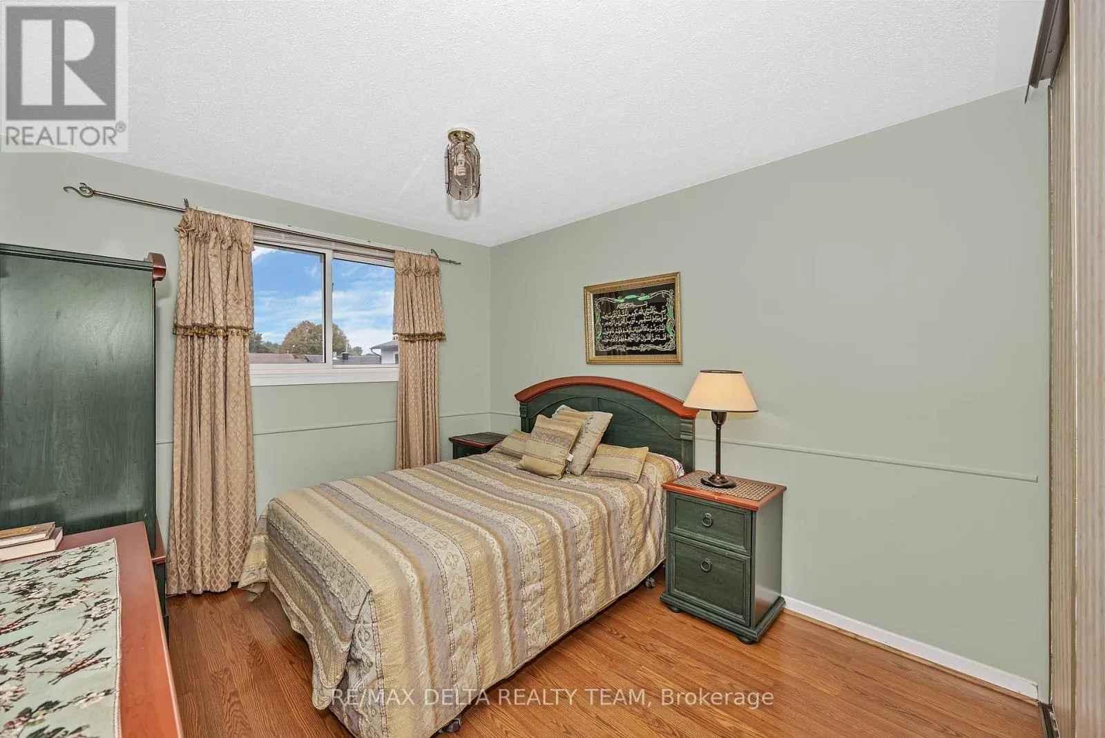 427 MOCKINGBIRD DRIVE
