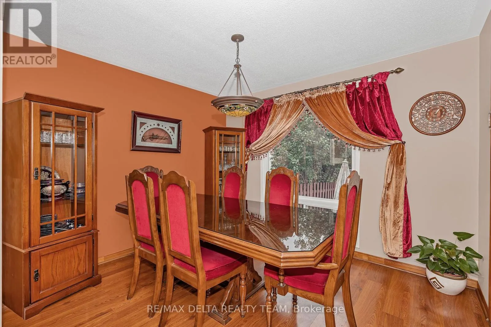 427 MOCKINGBIRD DRIVE