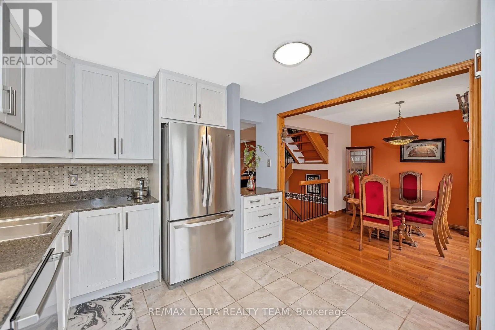 427 MOCKINGBIRD DRIVE