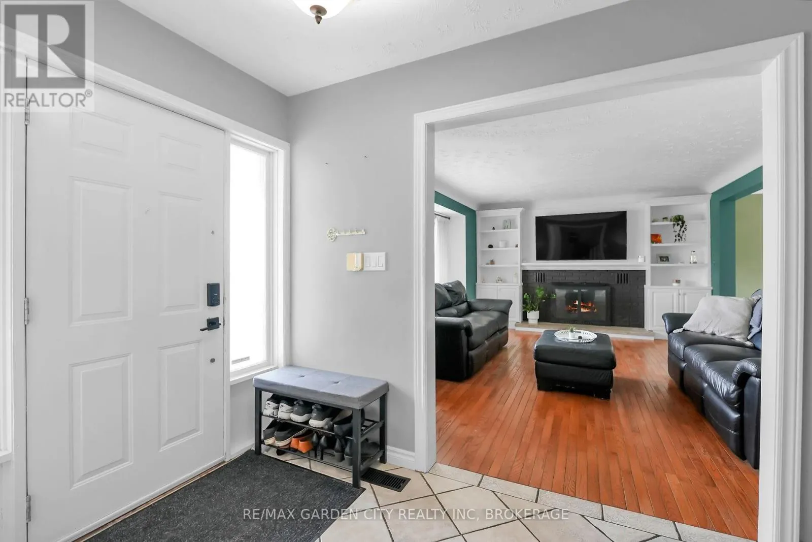 2 THE MEADOWS STREET