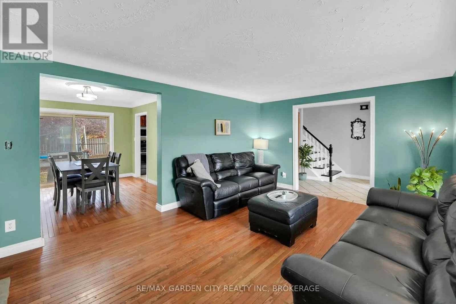 2 THE MEADOWS STREET