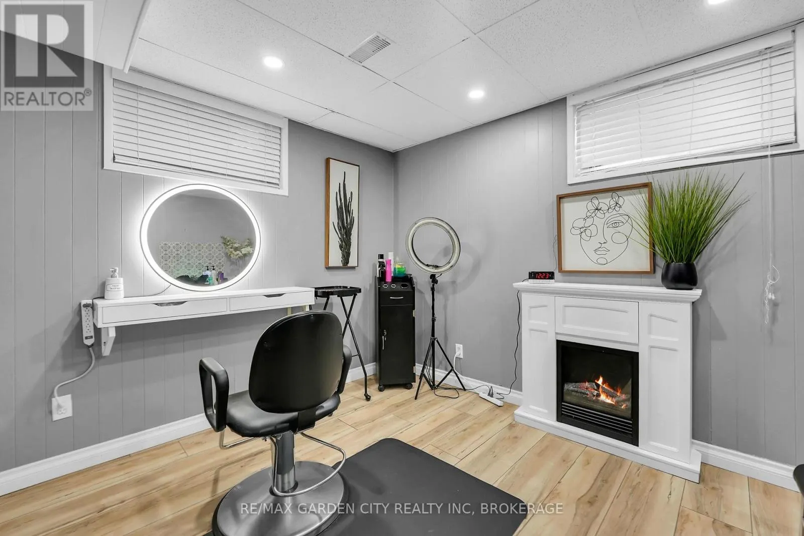 2 THE MEADOWS STREET