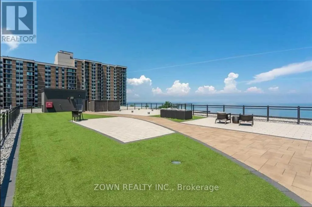 222 - 35 SOUTHSHORE CRESCENT