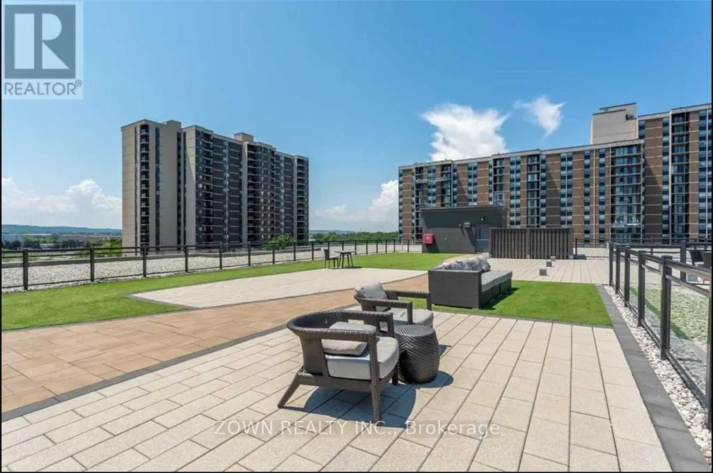 222 - 35 SOUTHSHORE CRESCENT