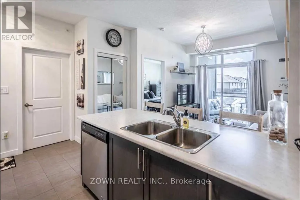 222 - 35 SOUTHSHORE CRESCENT