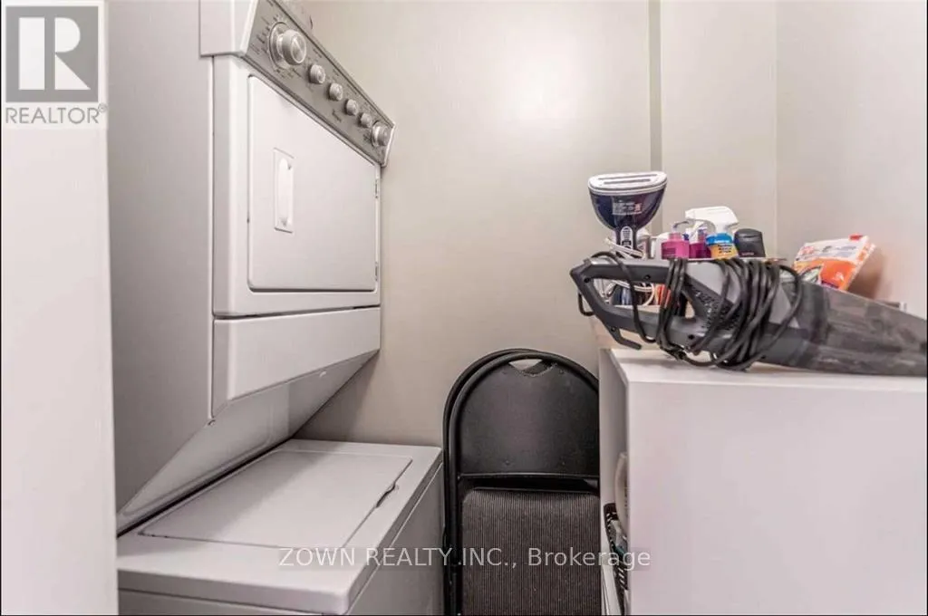 222 - 35 SOUTHSHORE CRESCENT