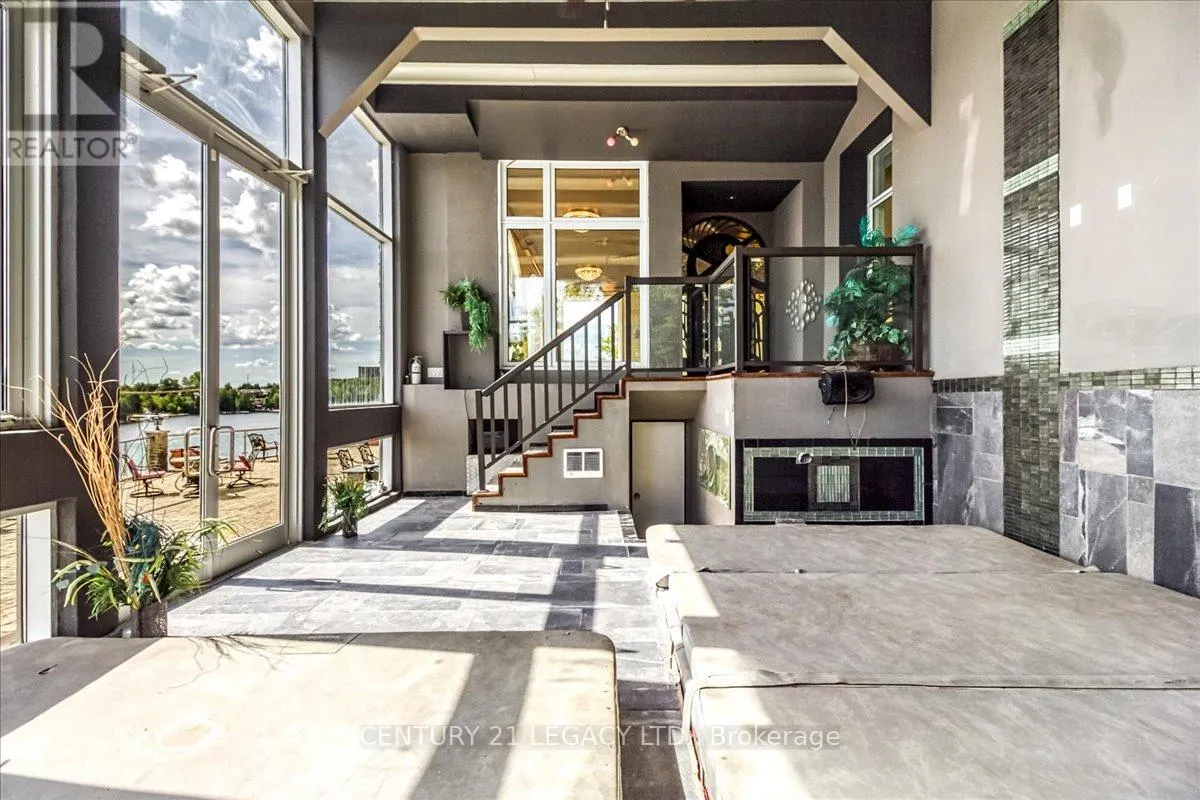 376 MAKI AVENUE