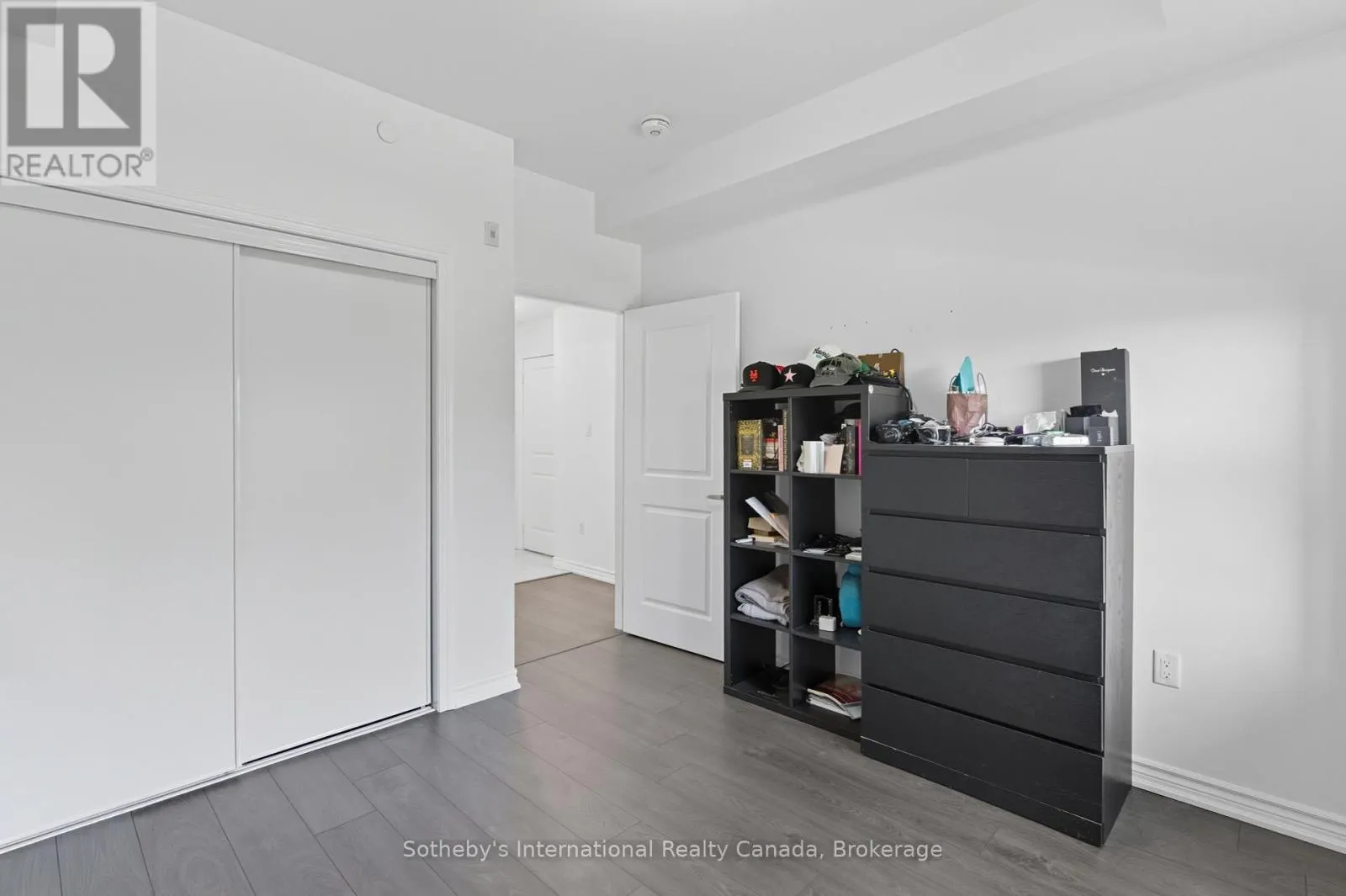 323 - 125 SHOREVIEW PLACE, #323